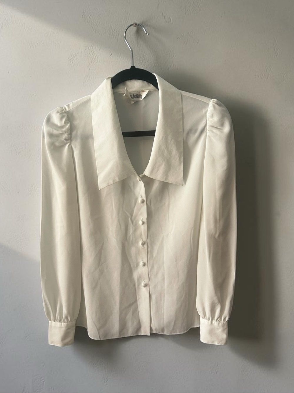 ST. JOHN Vintage white Puff Sleeve Button Front Blouse size 4
